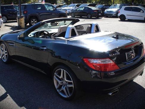 Used 2015 Mercedes-Benz SLK 250 w/ Premium Package image 11