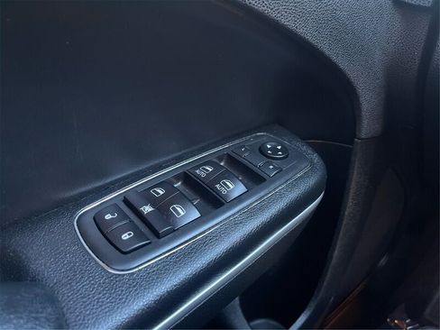Used 2019 Dodge Charger SXT w/ Leather Interior Group image 27