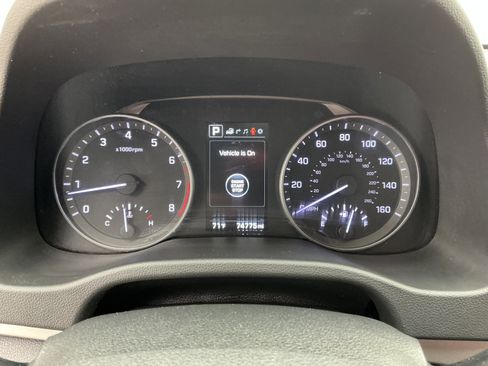 Used 2017 Hyundai Elantra Limited w/ Limited Tech Package 08 image 11