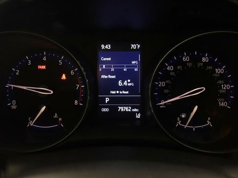 Used 2021 Toyota C-HR LE FWD image 14