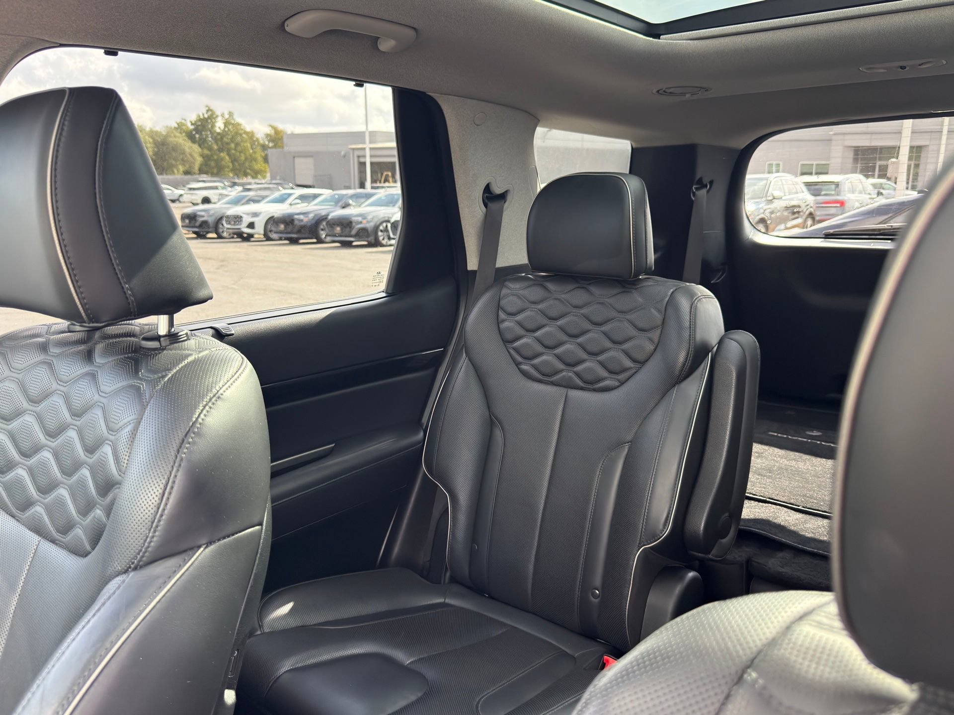 Used 2022 Hyundai Palisade Limited AWD/4WD image 11