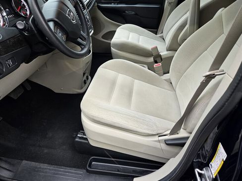 Used 2015 Dodge Grand Caravan SE w/ Quick Order Package 29E SE image 10