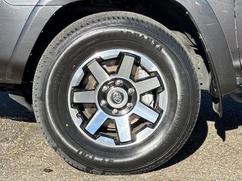 Certified 2022 Toyota 4Runner TRD Off-Road image 13