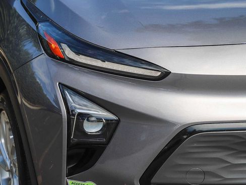 Used 2023 Chevrolet Bolt EUV LT w/ Comfort Package FWD image 4