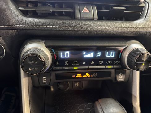 Used 2025 Toyota RAV4 XLE FWD image 12
