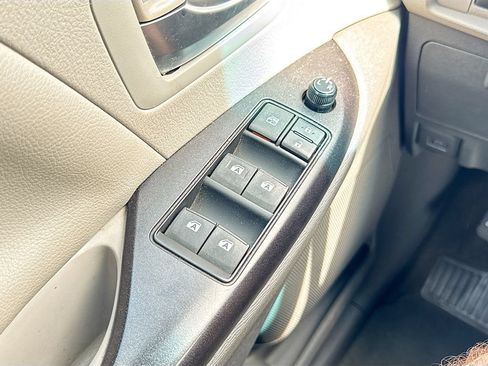Used 2015 Toyota Sienna LE AWD/4WD image 13