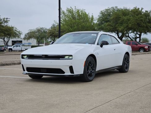 New 2025 Dodge Charger Daytona R/T w/ Sun & Sound Package image 2