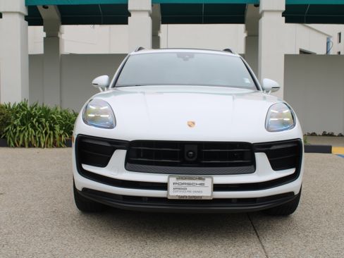 Certified 2026 Porsche Macan Turbo image 10