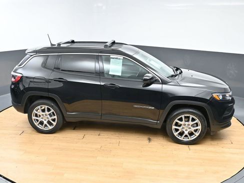 Used 2022 Jeep Compass Latitude AWD/4WD image 8