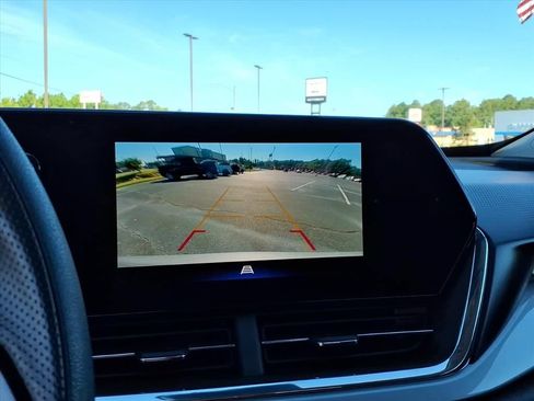 Used 2025 Chevrolet Trax LT FWD image 8