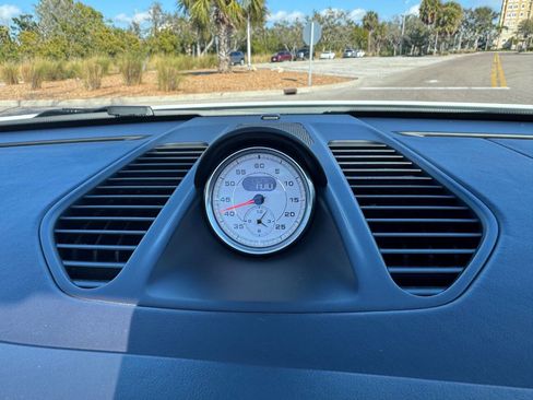 Used 2015 Porsche 911 Turbo S image 62