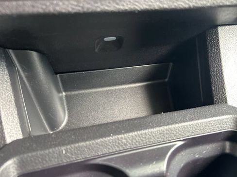 Used 2022 Toyota Tacoma SR5 RWD image 30
