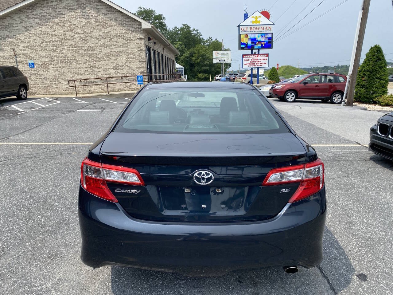 Used 2014 Toyota Camry SE FWD image 6