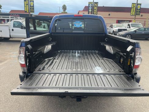 Used 2014 Toyota Tacoma PreRunner w/ TRD Sport Package image 9