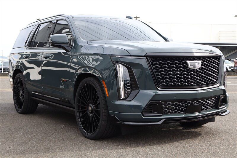 Used 2026 Cadillac Escalade V w/ LPO, ONYX Package AWD/4WD image 7