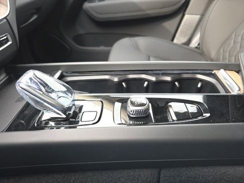 New 2026 Volvo XC60 B5 Plus w/ Climate Package AWD/4WD image 33