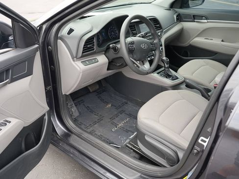 Used 2020 Hyundai Elantra SE FWD image 13