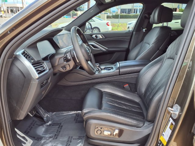 Used 2020 BMW X6 M50i w/ Premium Package AWD/4WD image 21