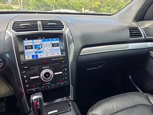 Used 2019 Ford Explorer Sport w/ Ford Safe & Smart Package AWD/4WD image 15