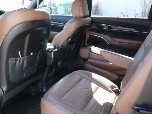 Used 2022 Kia Telluride SX w/ SX Prestige Package image 22