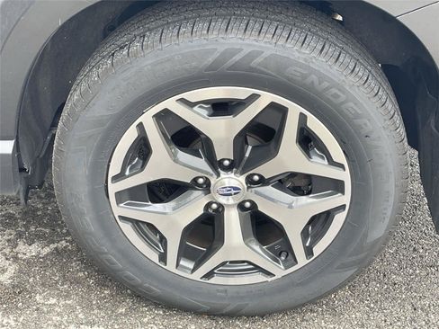 Used 2020 Subaru Forester Premium AWD/4WD image 9