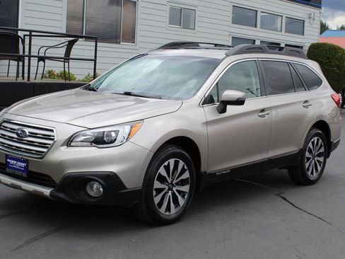 Used 2015 Subaru Outback 2.5i Limited AWD/4WD image 2