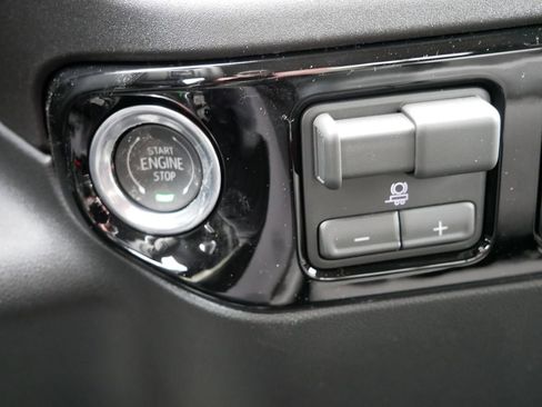 New 2026 GMC Sierra 1500 SLE w/ X31 Off-Road Package AWD/4WD image 35