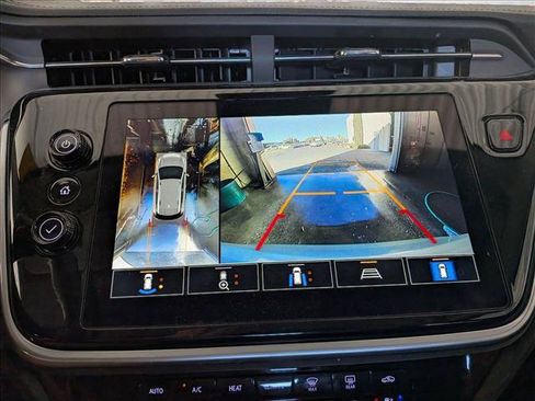 Used 2023 Chevrolet Bolt EUV Premier FWD image 10