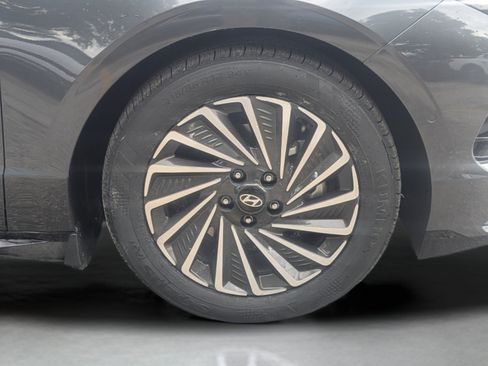 Used 2024 Hyundai Sonata Limited FWD image 11
