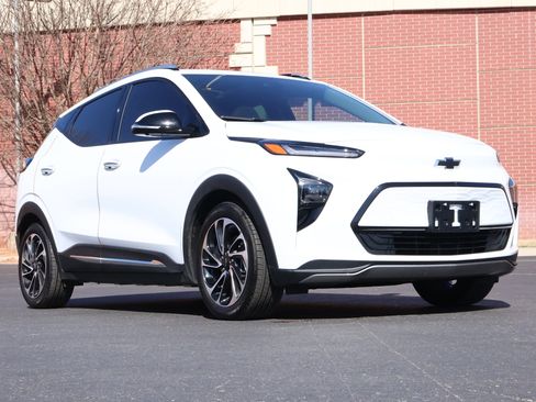 Used 2023 Chevrolet Bolt EUV Premier w/ Sun & Sound Package image 1