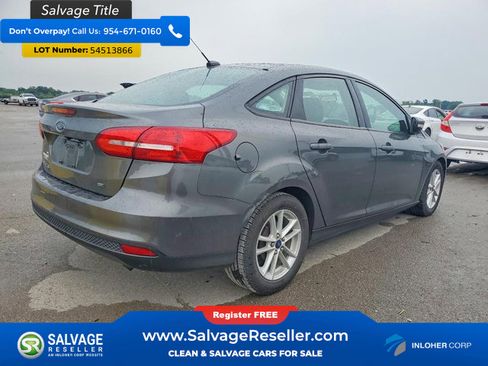 Used 2017 Ford Focus SE FWD image 4