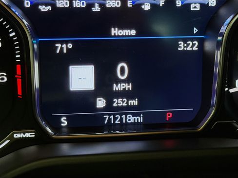 Used 2021 GMC Yukon Denali w/ Denali Premium Package image 8