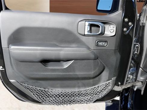 Used 2022 Jeep Gladiator Overland w/ Popular Equipment Package image 23