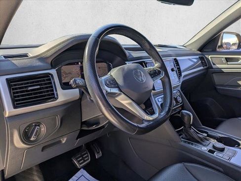 Used 2022 Volkswagen Atlas Cross Sport SEL R-Line image 9