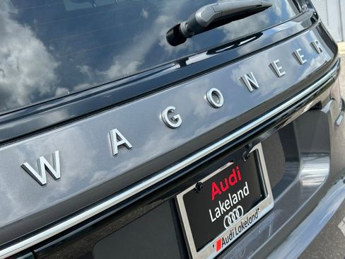 Used 2024 Jeep Wagoneer Series III AWD/4WD image 60