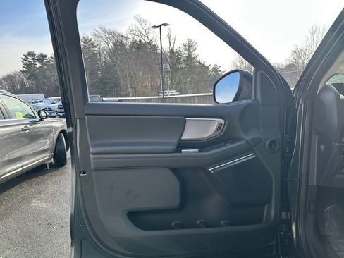 New 2025 Ford Expedition Active image 21