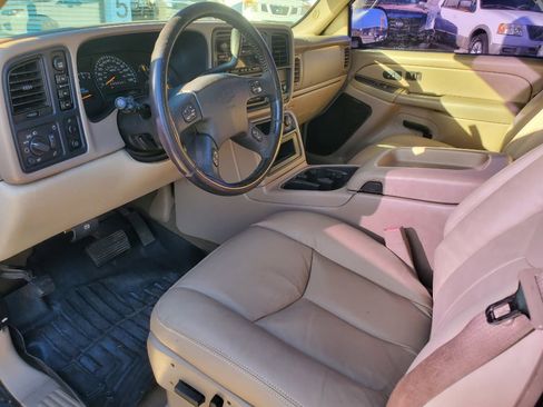 Used 2006 Chevrolet Avalanche Z71 w/ Sun And Sound Package image 16