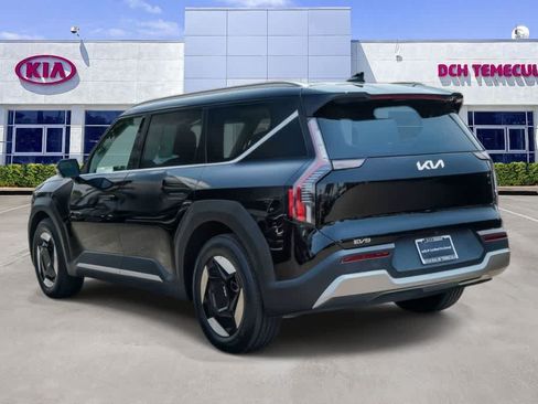 Certified 2024 Kia EV9 Wind AWD/4WD image 6