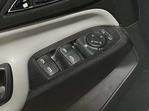 Used 2020 Chevrolet Equinox LS AWD/4WD image 13