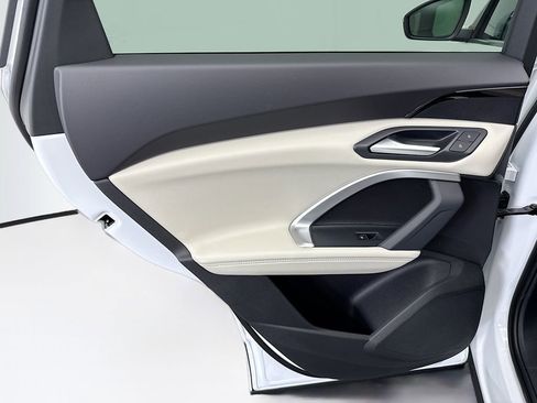 Used 2025 Audi Q5 Premium w/ Convenience Package image 26