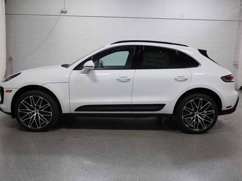 Certified 2026 Porsche Macan AWD/4WD image 2
