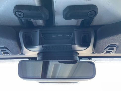 Used 2025 Jeep Wrangler Sahara image 22