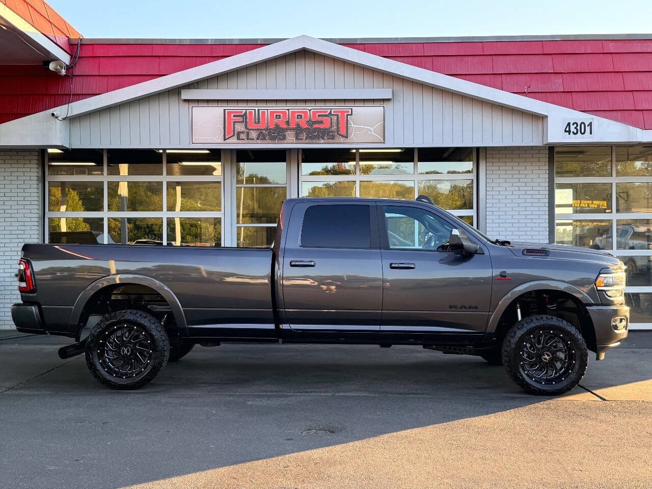 Used 2020 RAM 2500 Laramie w/ Night Edition AWD/4WD image 2