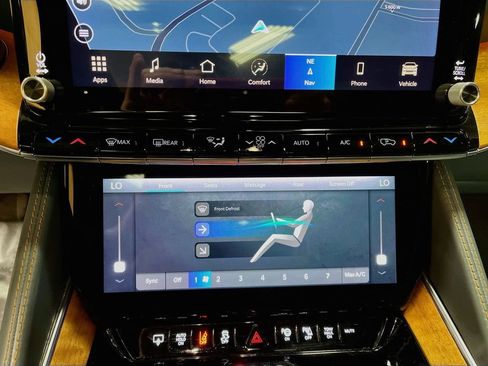 Used 2022 Jeep Grand Wagoneer Series II w/ Flexible Seating Group AWD/4WD image 16