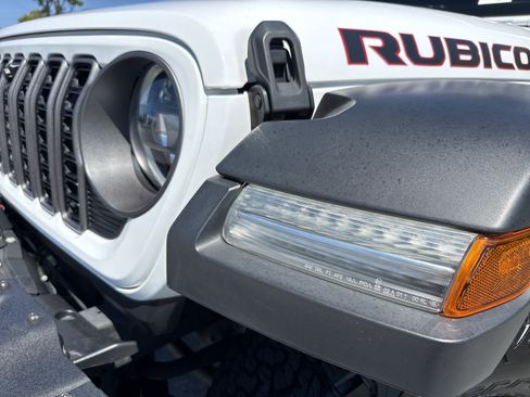 Used 2024 Jeep Wrangler Unlimited Rubicon w/ Capability Package AWD/4WD image 5
