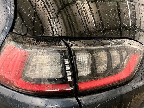 Used 2019 Jeep Cherokee Limited image 28