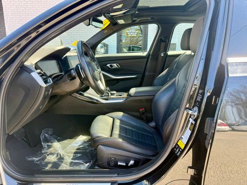 Used 2020 BMW 330i xDrive Sedan w/ Executive Package image 17