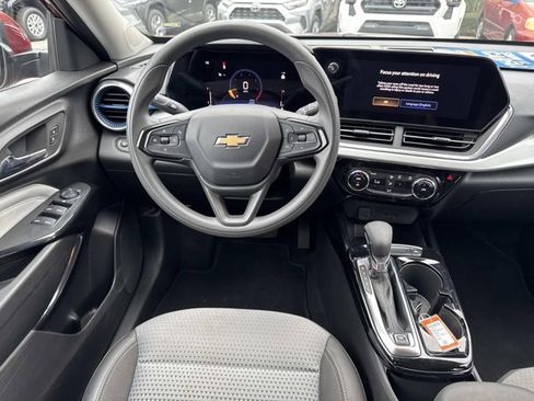 Used 2024 Chevrolet Trax LT image 22