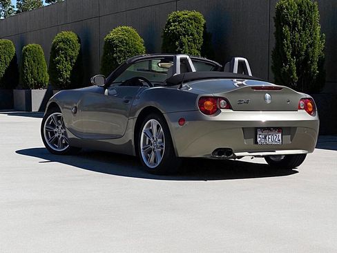 Used 2004 BMW Z4 3.0i image 4