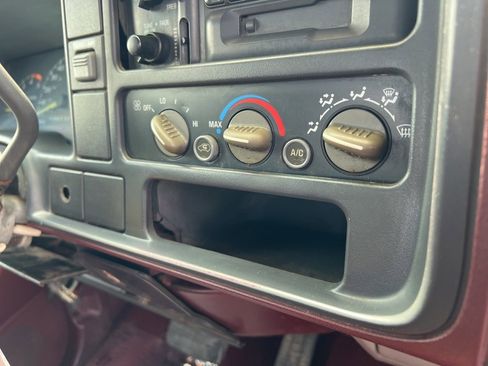 Used 1995 Chevrolet Silverado 3500 2WD Extended Cab image 27